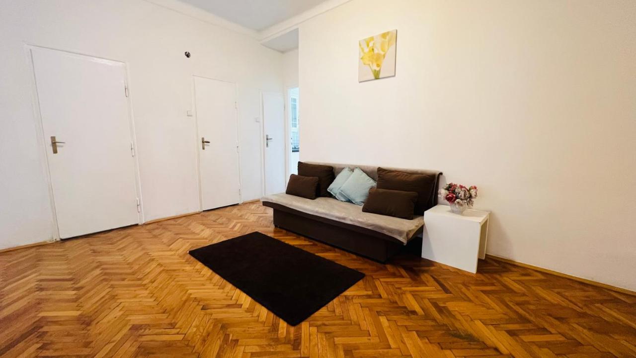 Cosy Flat In The Heart Of Prague Apartment Exterior photo